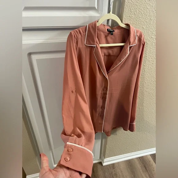 Express Rose Button-Down Women's Shirt - Picture 3 of 5